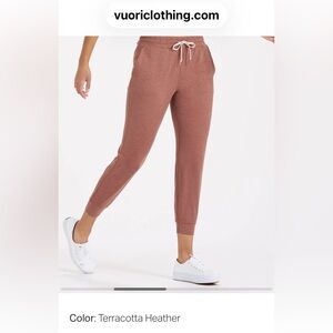 Vuori Performance Jogger in Terracotta Heather